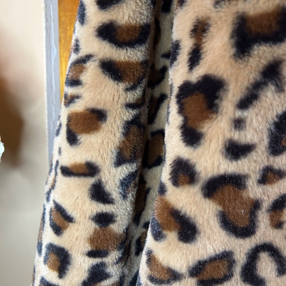 Leopard Faux Fur Jacket - Picture 3 of 4
